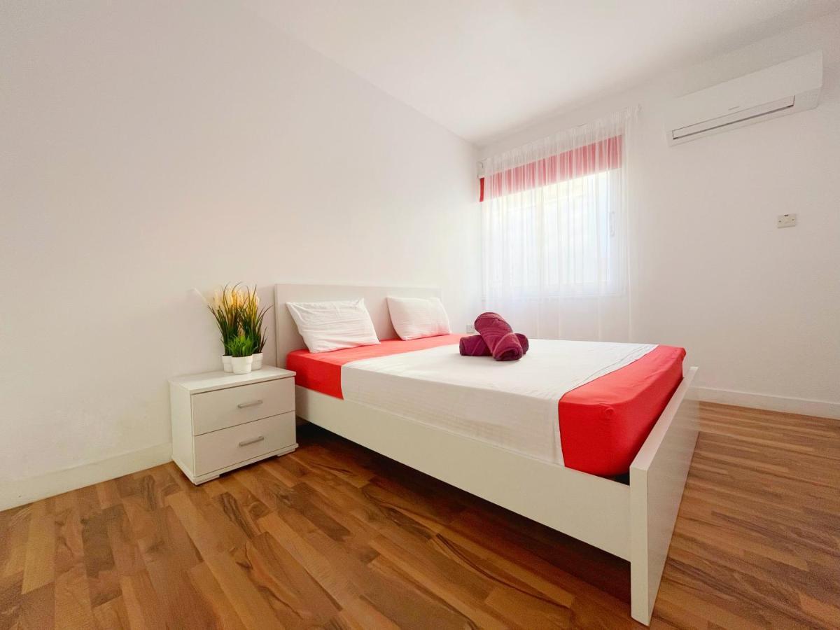 Central 2 Bedroom Apt Terrace And Pool Ayia Napa Exterior foto